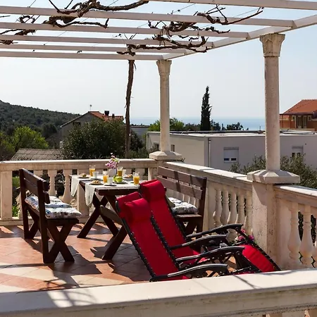 Supetar - Three Bedroom With Terrace And Partial Sea View *