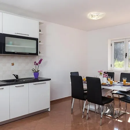 Apartment Supetar - Three Bedroom With Terrace And Partial Sea View *