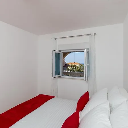 Supetar - Three Bedroom With Terrace And Partial Sea View *