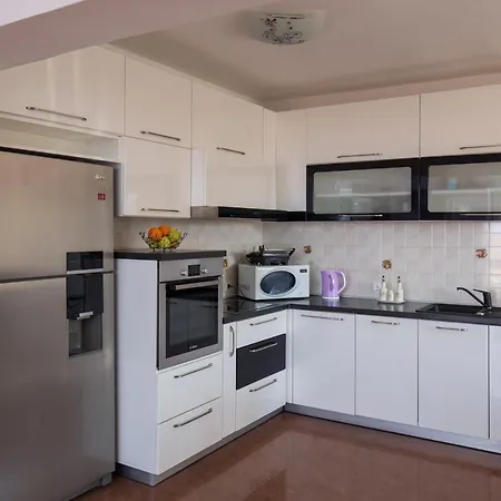 Supetar - Three Bedroom With Terrace And Partial Sea View Διαμέρισμα Cavtat
